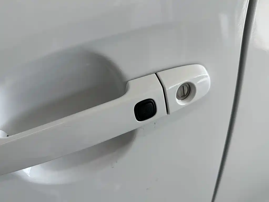 Toyota Yaris L — миниатюра 19