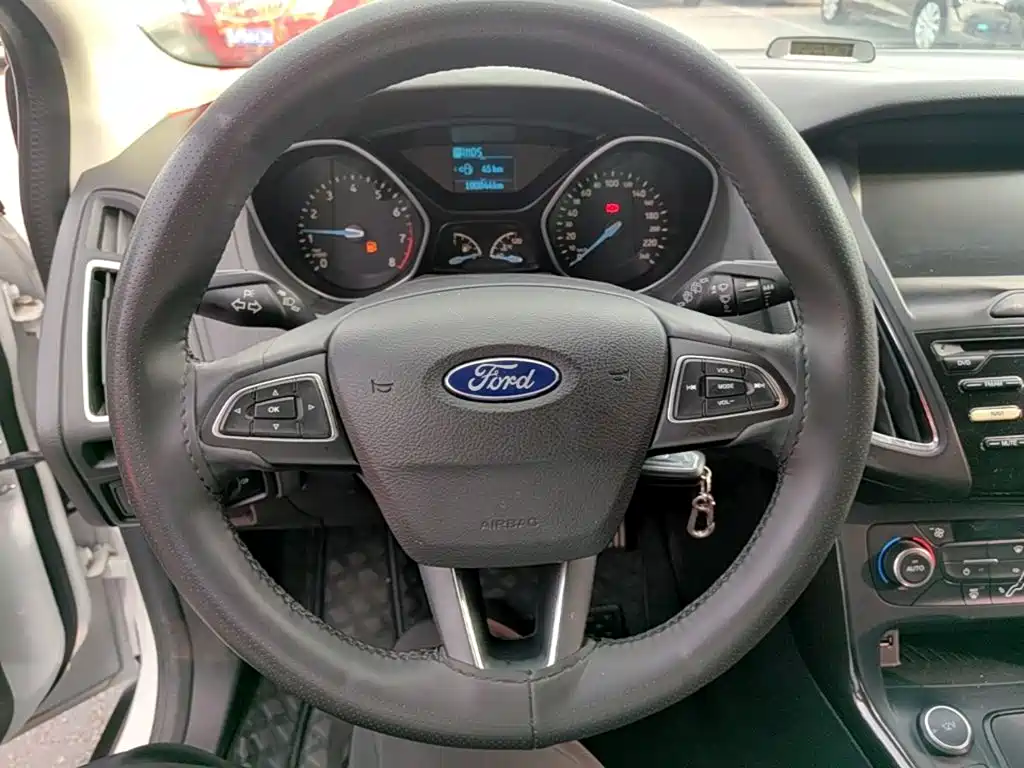 Ford Focus — миниатюра 11