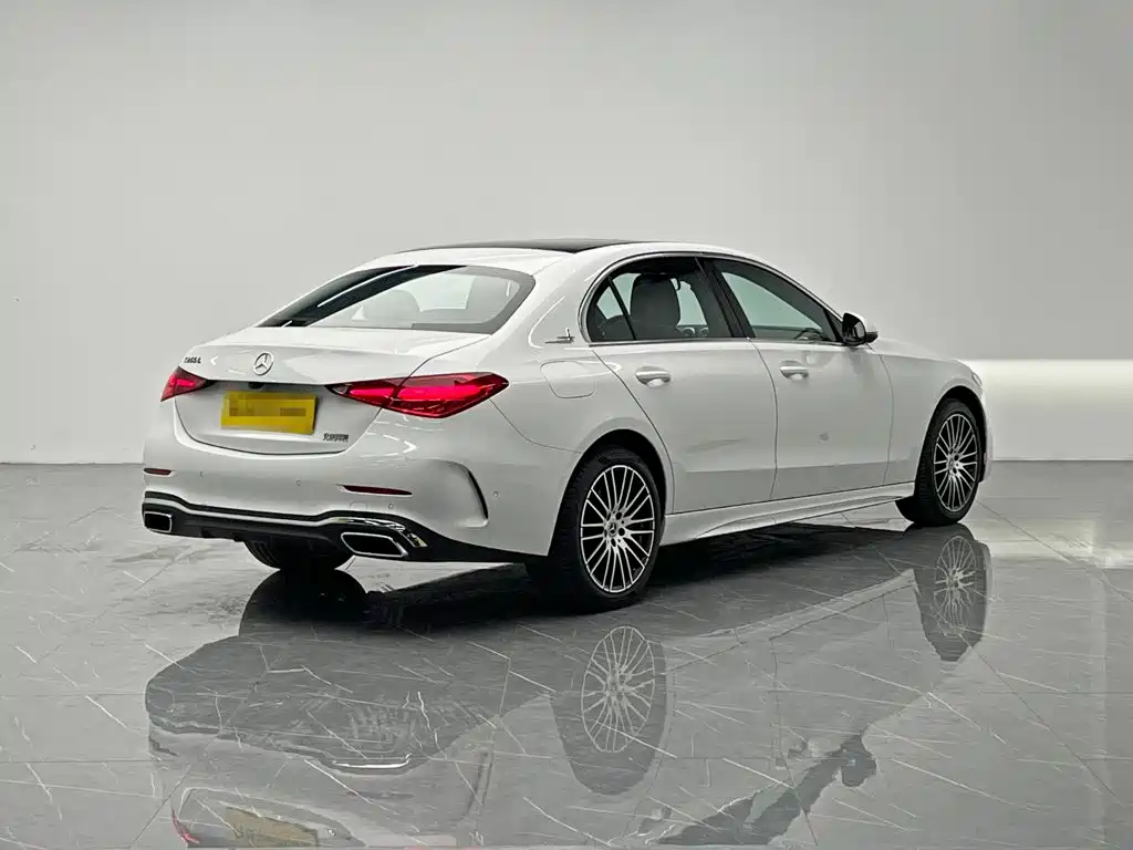 Mercedes-Benz C-Class — миниатюра 6