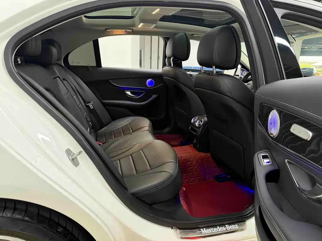 Mercedes-Benz C-Class — миниатюра 24