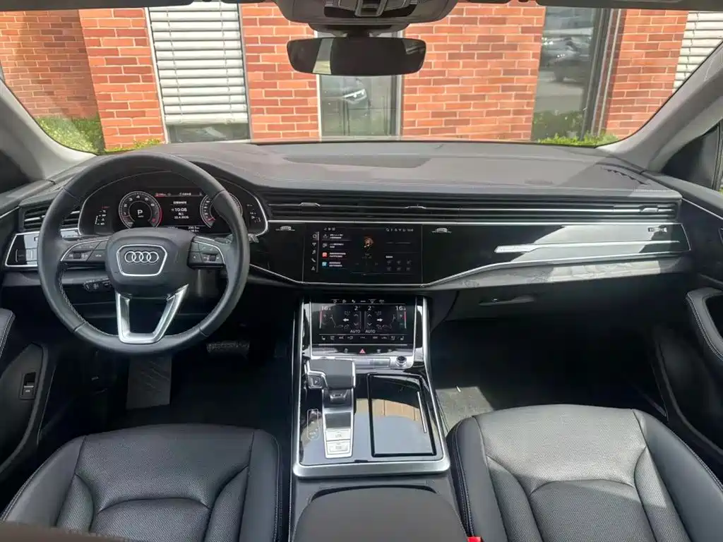 Audi Q8 2024 55 TFSI Luxury