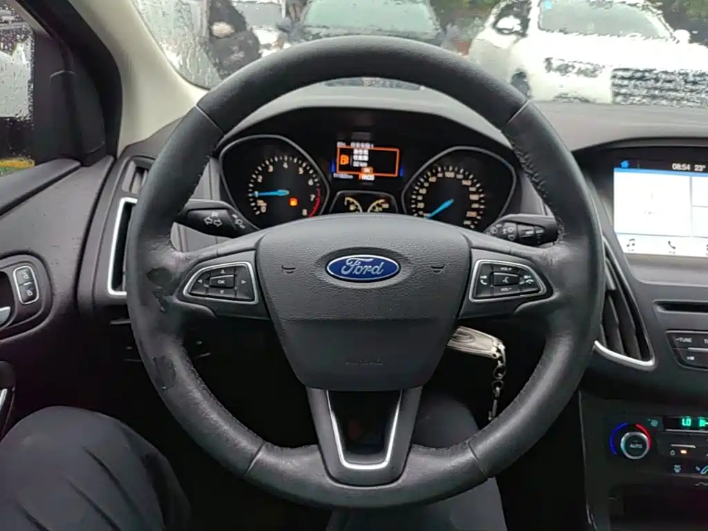 Ford Focus — миниатюра 11