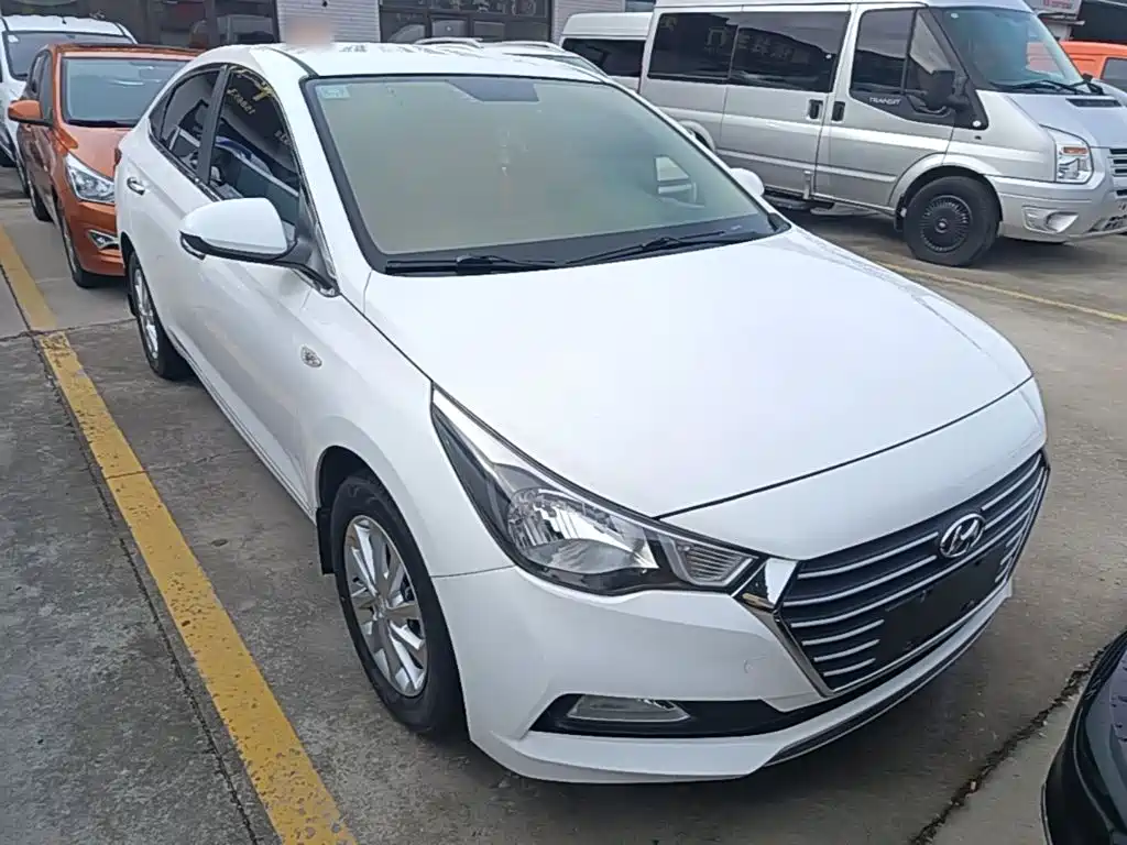 Hyundai Verna — миниатюра 4