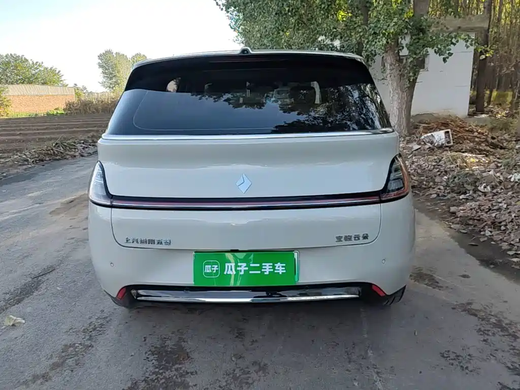 Baojun Yunduo — миниатюра 6