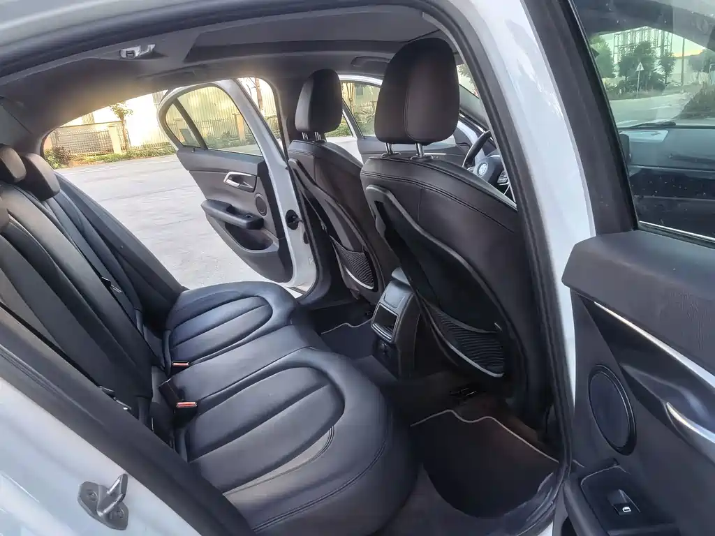 BMW 1 Series — миниатюра 10