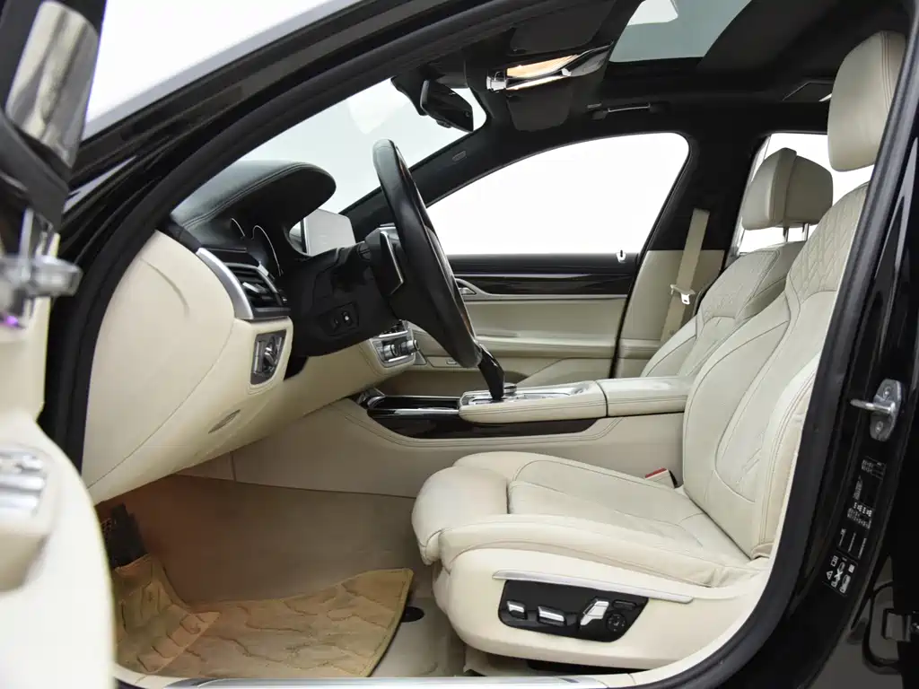 BMW 7 Series 7 2016 750Li xDrive мест