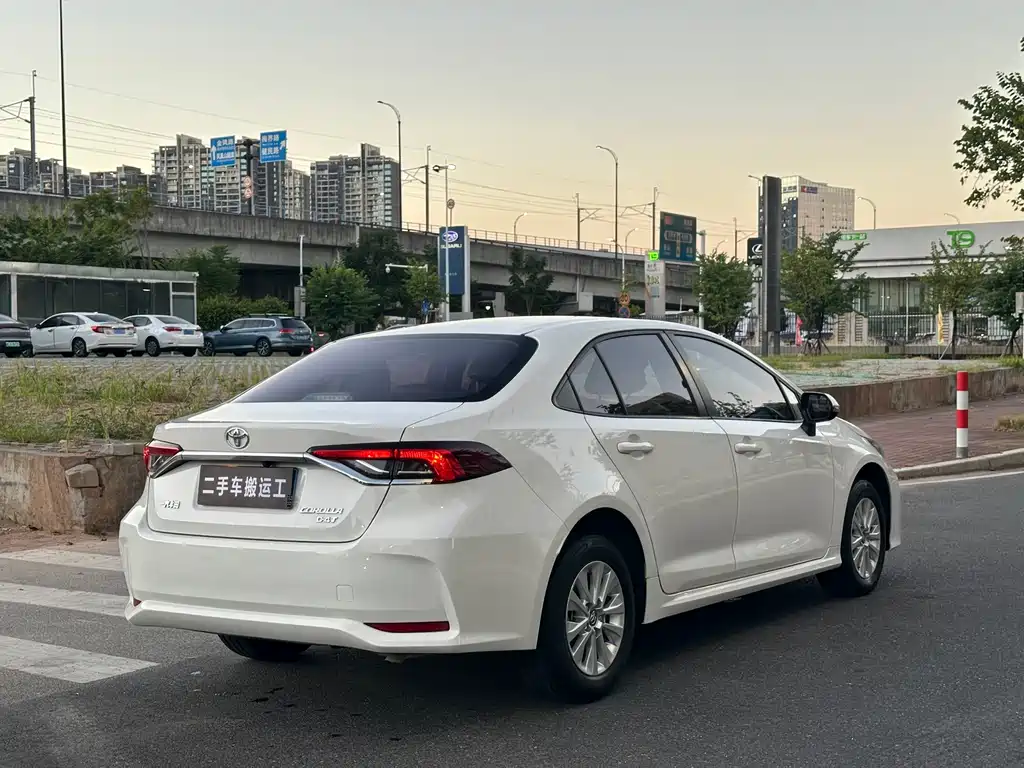 Toyota Corolla — миниатюра 4