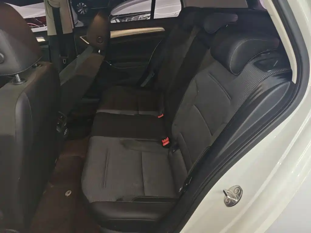 Volkswagen Golf — миниатюра 17