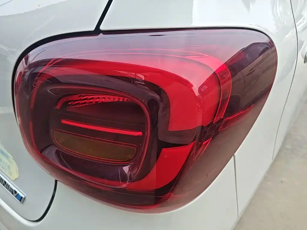 Wuling MINIEV — миниатюра 8