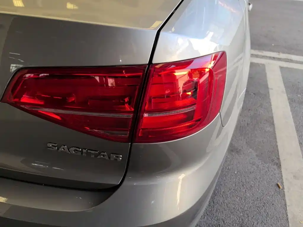 Volkswagen Sagitar — миниатюра 8