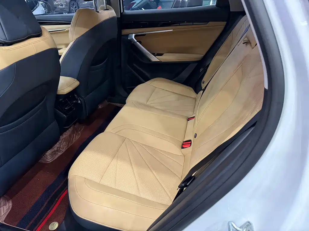 Geely Boyue L — миниатюра 11