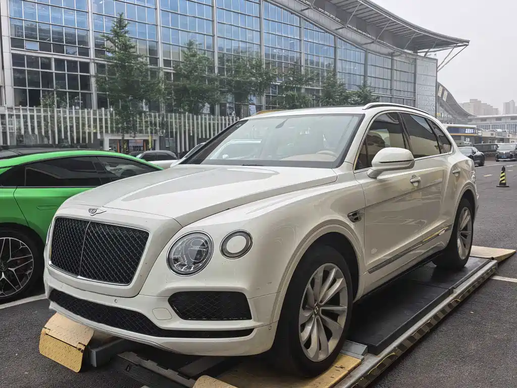 Купить Bentley Bentayga