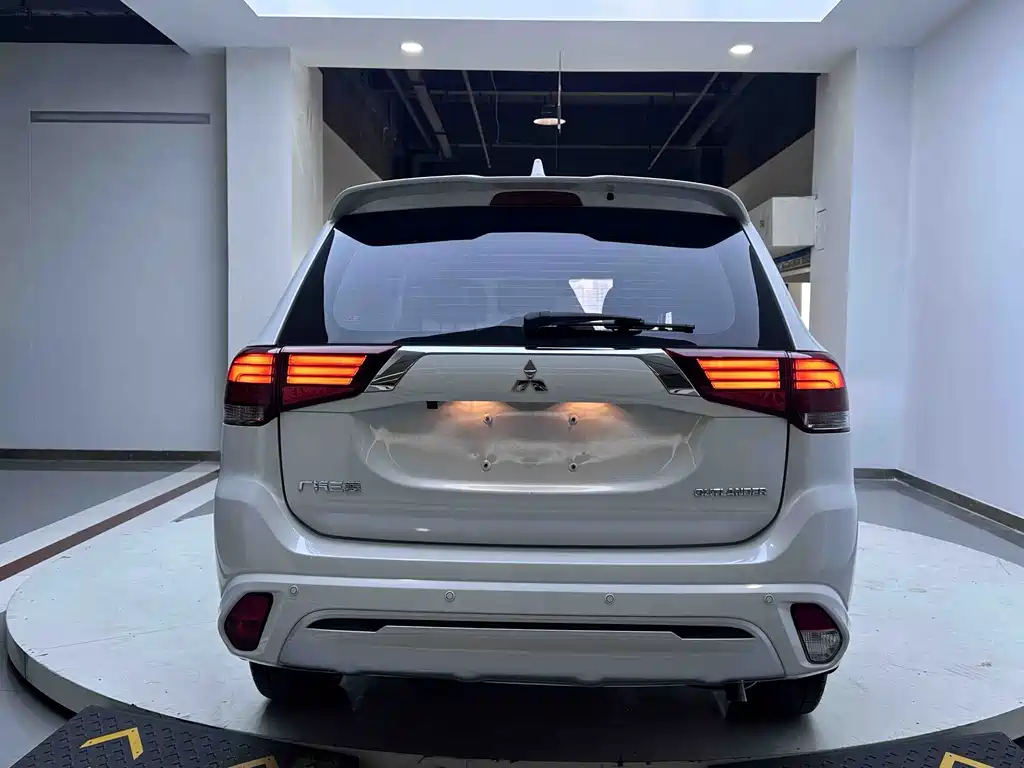 Mitsubishi Outlander 2021 2.0L Enjoy 5 мест