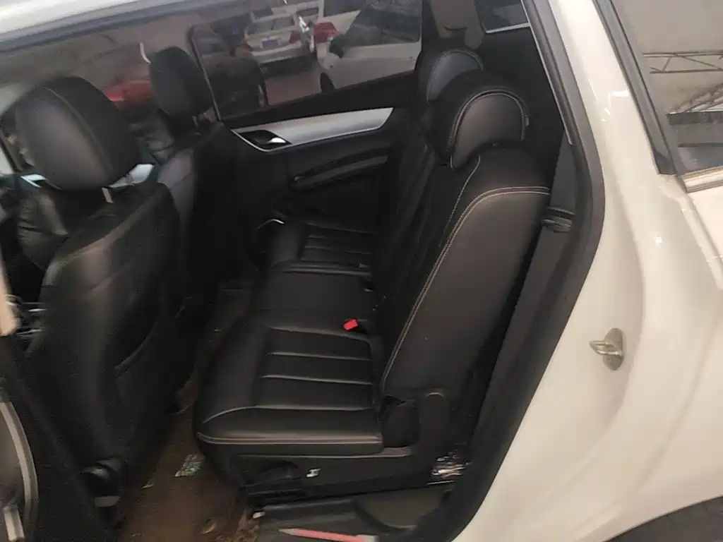 BYD MAX — миниатюра 17