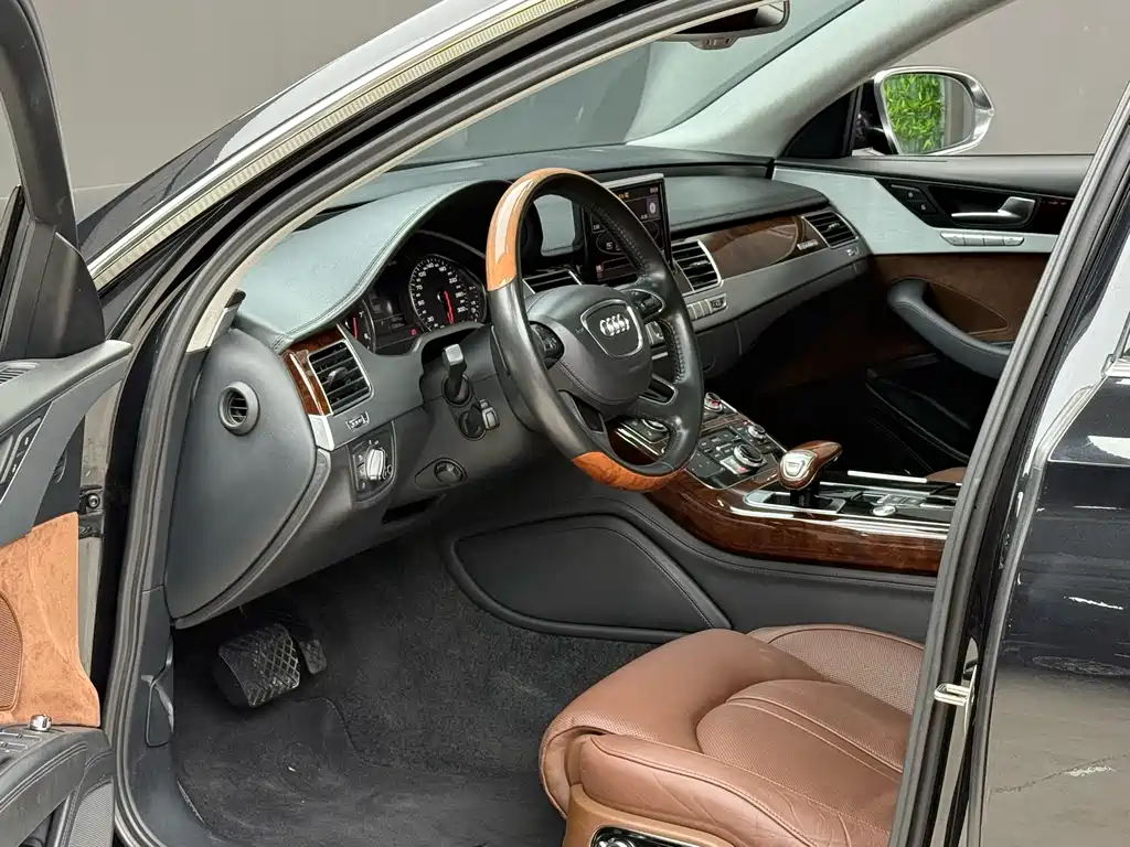 Audi A8 2011 A8L W12 6.3 FSI quattro