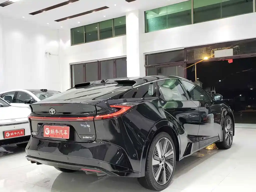 Toyota bZ5 — миниатюра 10