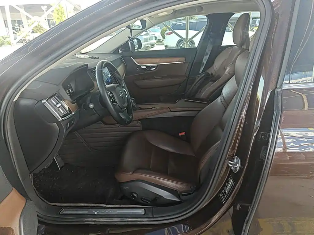 Volvo S90 — миниатюра 20