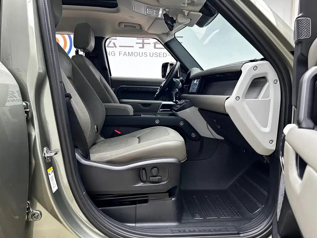 Land Rover Defender — миниатюра 17