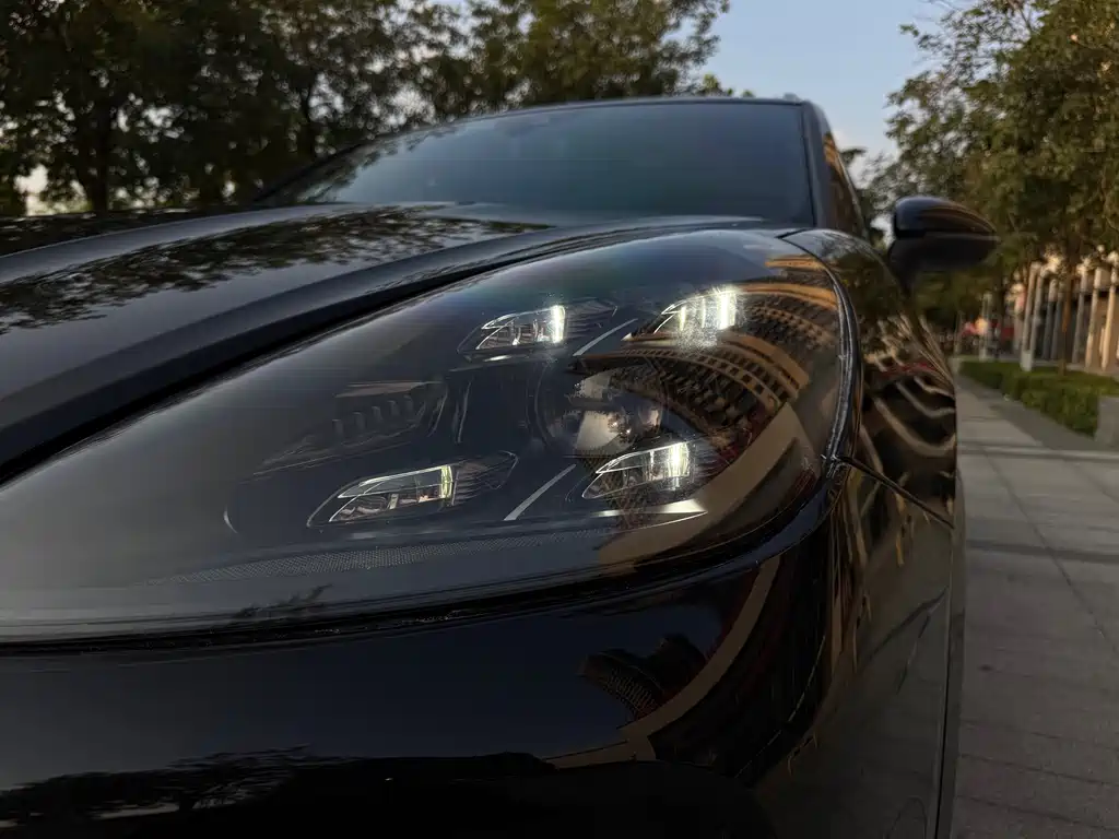 Porsche Cayenne — миниатюра 16