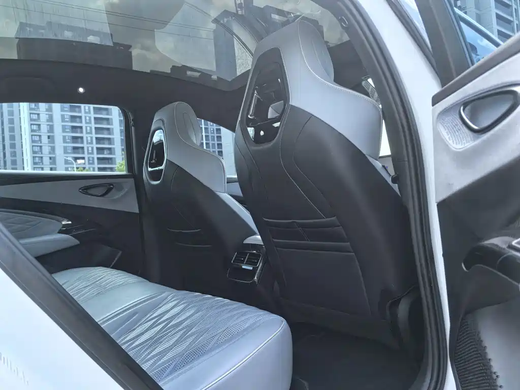 BYD Seal — миниатюра 5