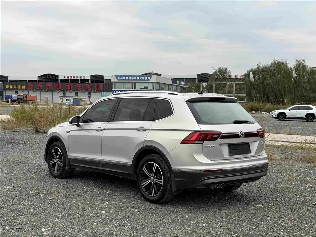 Volkswagen Tiguan L — миниатюра 6