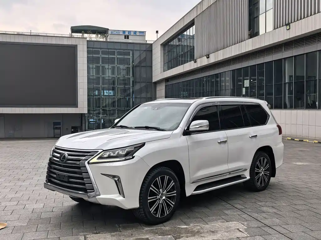 Lexus LX 2018