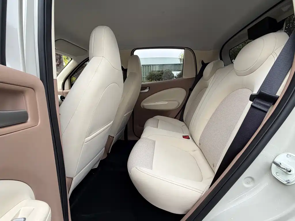 Wuling MINIEV — миниатюра 18