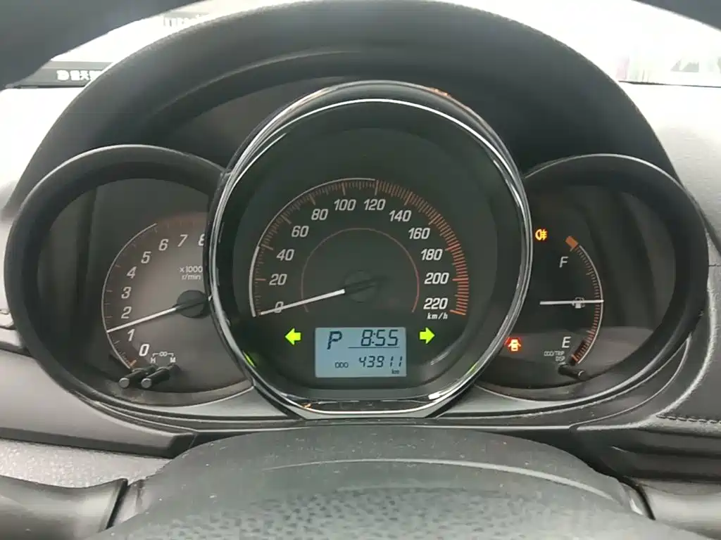Toyota Yaris L — миниатюра 12