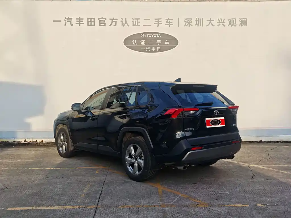 Toyota RAV4 — миниатюра 6