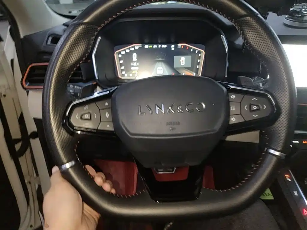 Lynk & Co 06 — миниатюра 11
