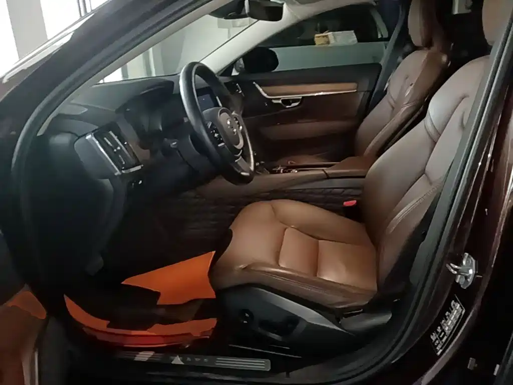 Volvo S90 — миниатюра 15
