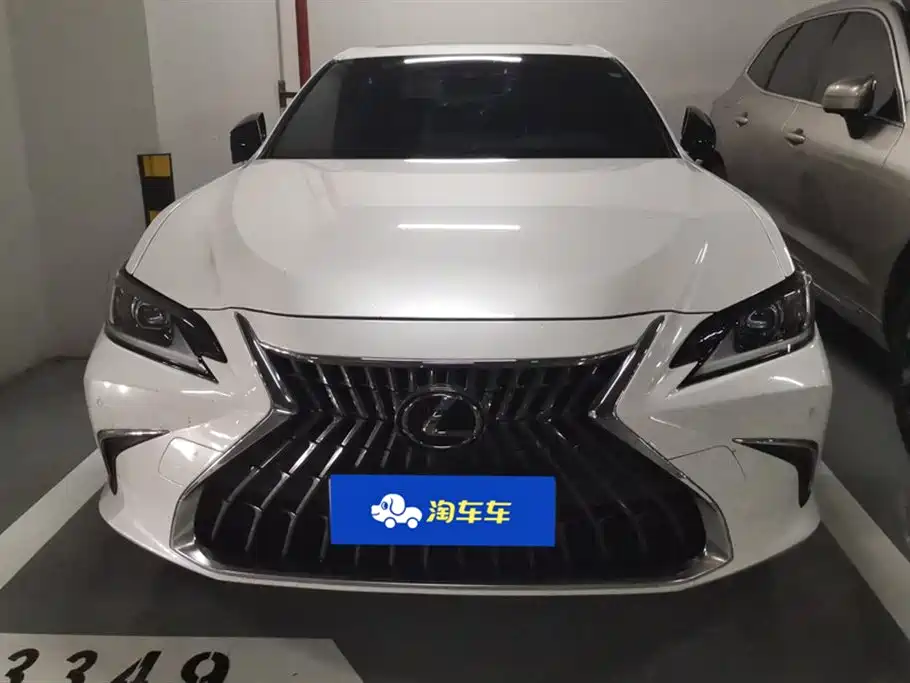 Lexus ES 2022 200