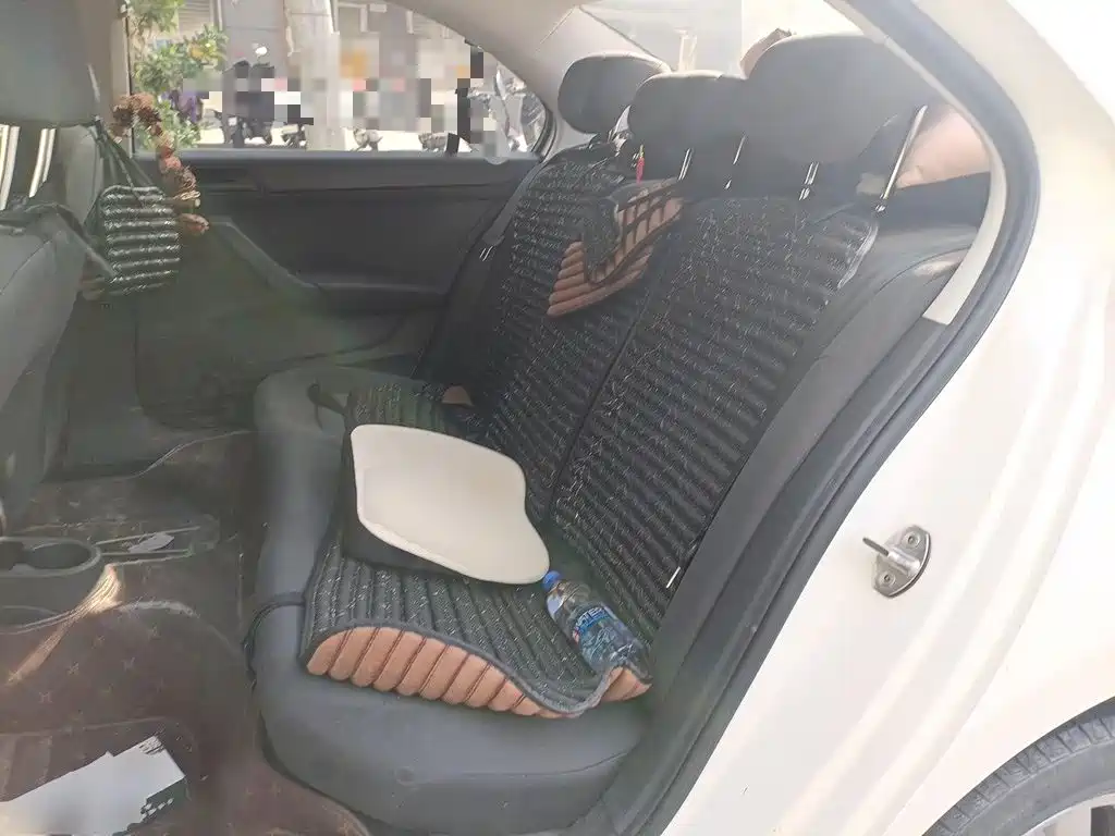 Volkswagen Santana — миниатюра 18