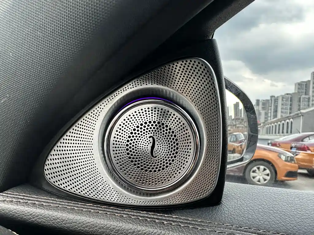 Mercedes-Benz E-Class — миниатюра 17