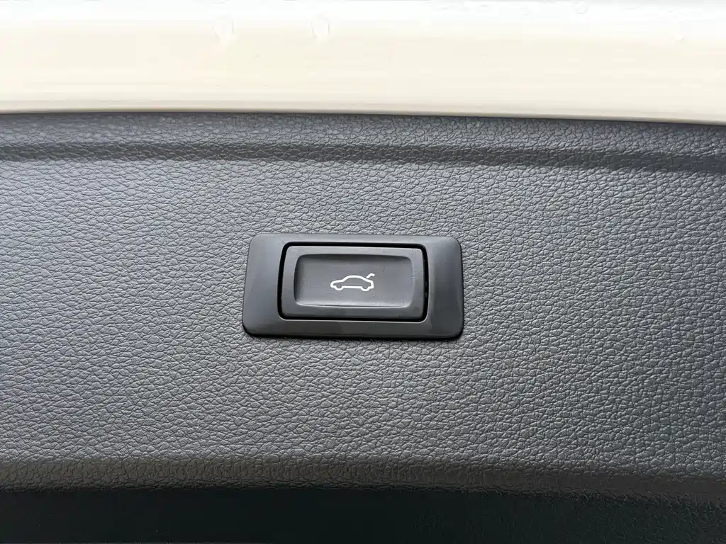 Audi Q5L — миниатюра 16