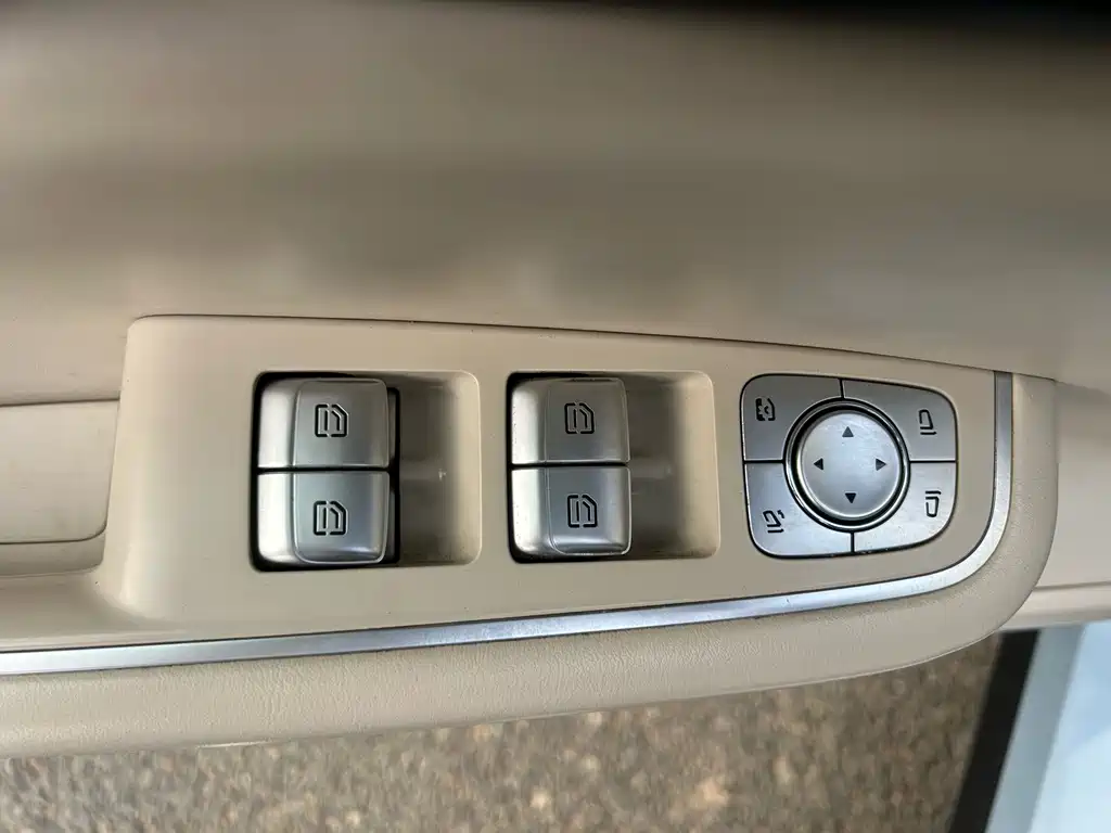 Li Auto Li ONE — миниатюра 11