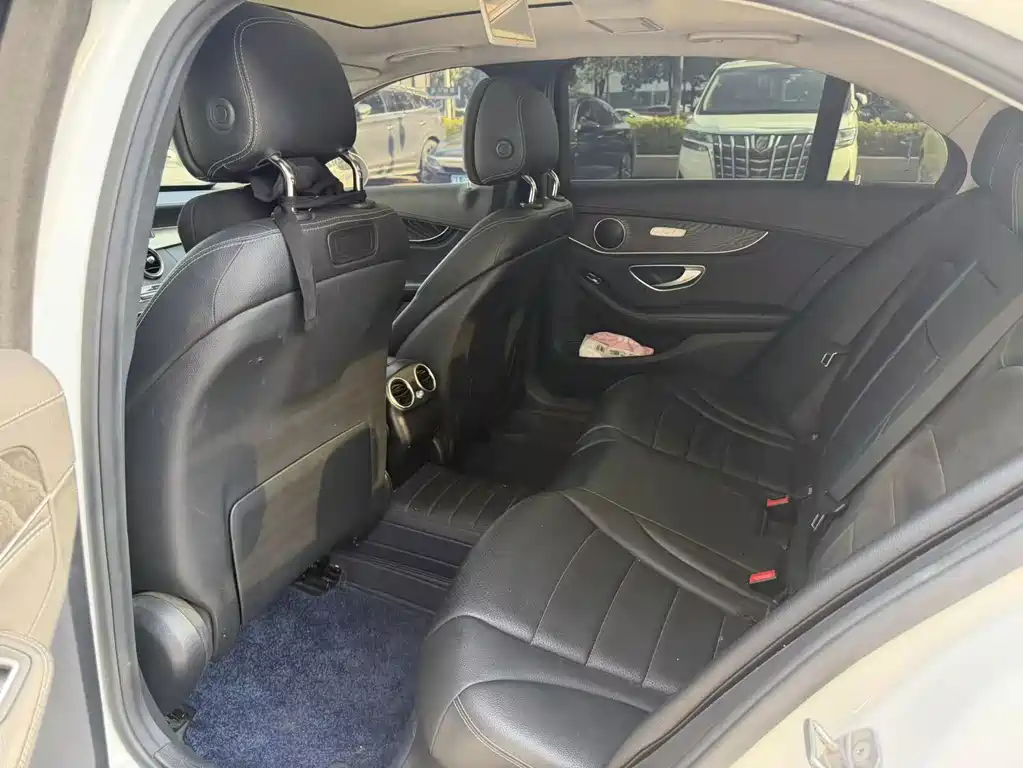 Mercedes-Benz C-Class — миниатюра 5