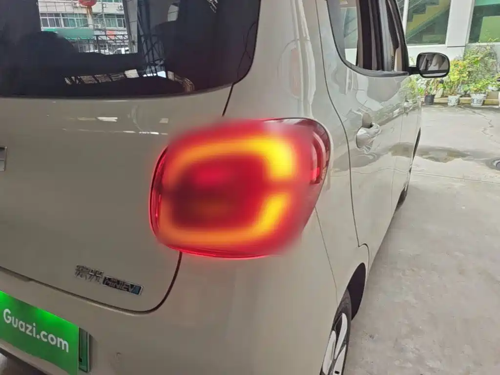 Wuling MINIEV — миниатюра 8
