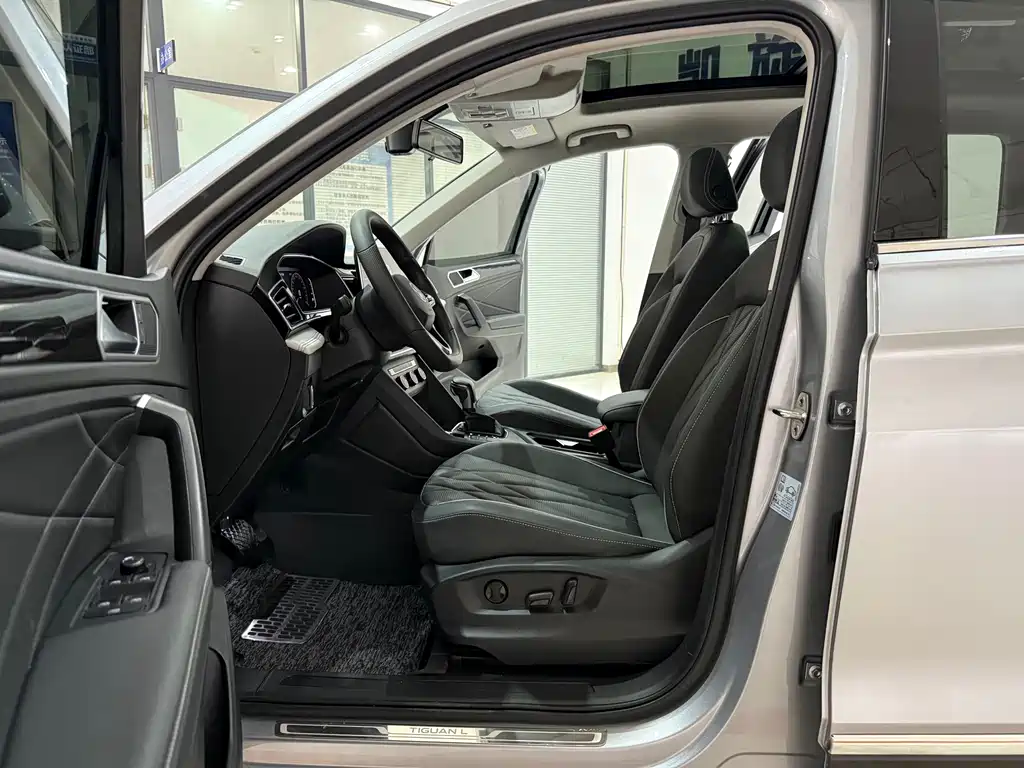 Volkswagen Tiguan L — миниатюра 9