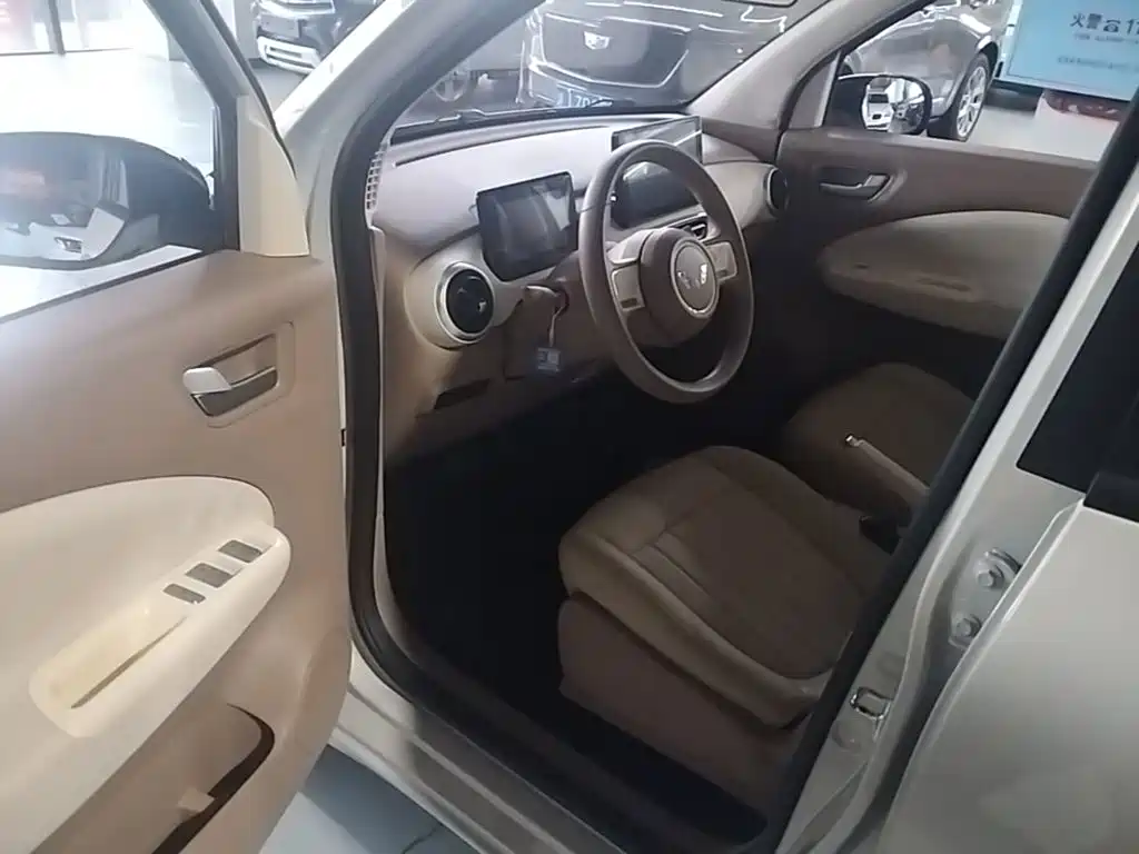 Wuling MINIEV — миниатюра 16