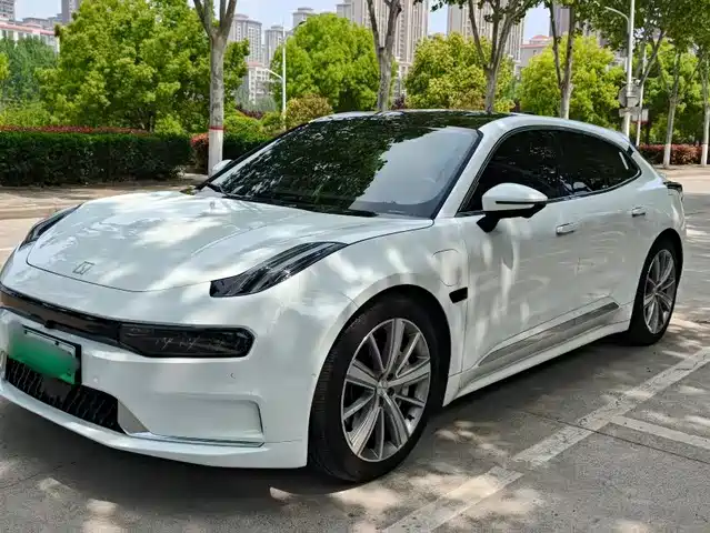2023 Zeekr 001