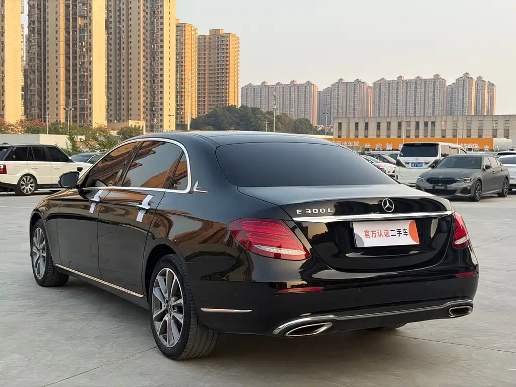 Mercedes-Benz E-Class — миниатюра 4