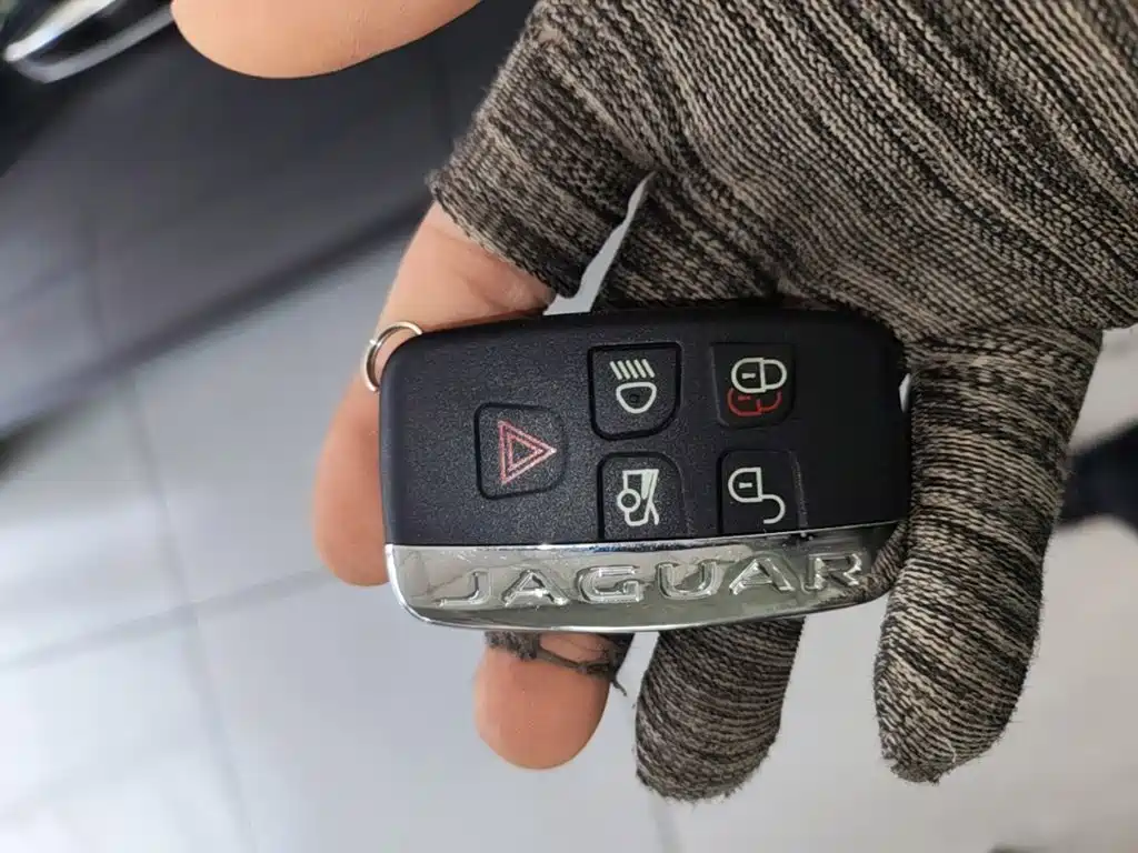 Jaguar XFL — миниатюра 9