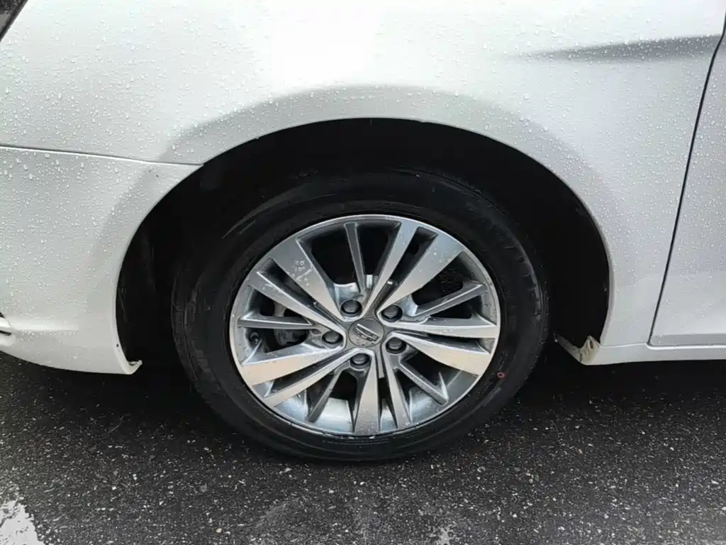 Geely Emgrand — миниатюра 23