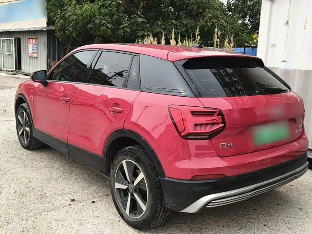 Audi Q2L e-tron — миниатюра 5