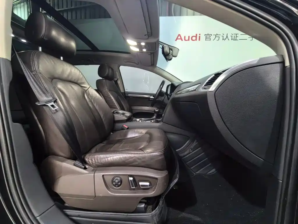 Audi Q7 — миниатюра 7