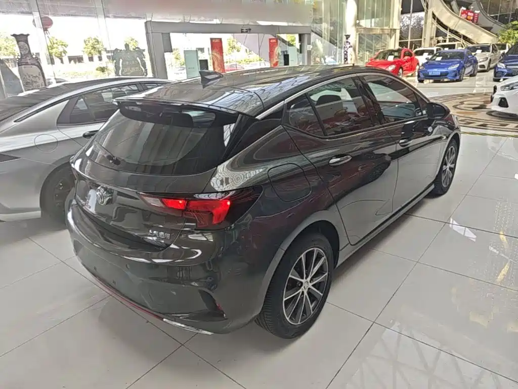 Buick Verano — миниатюра 7
