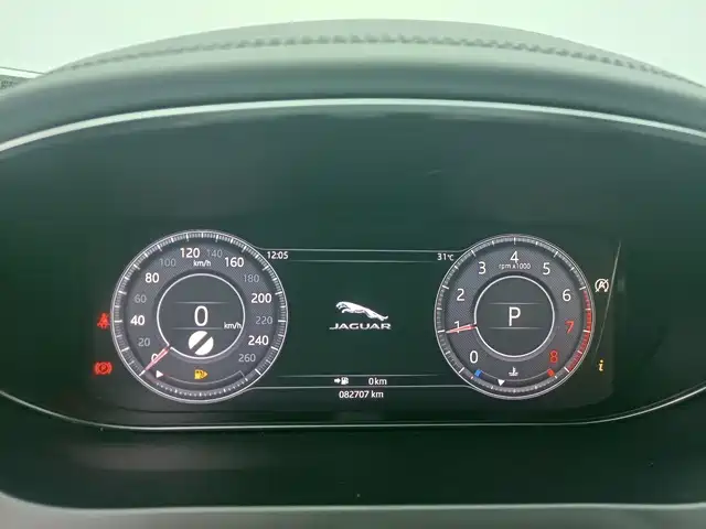 Jaguar E-PACE — миниатюра 7