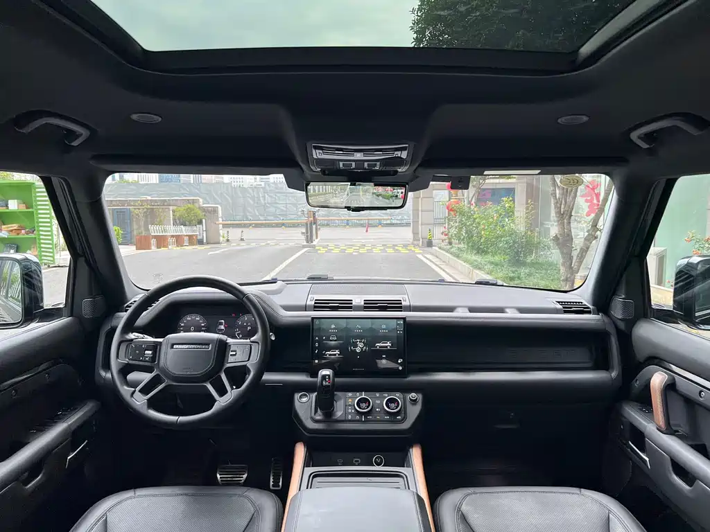 Land Rover Defender — миниатюра 4