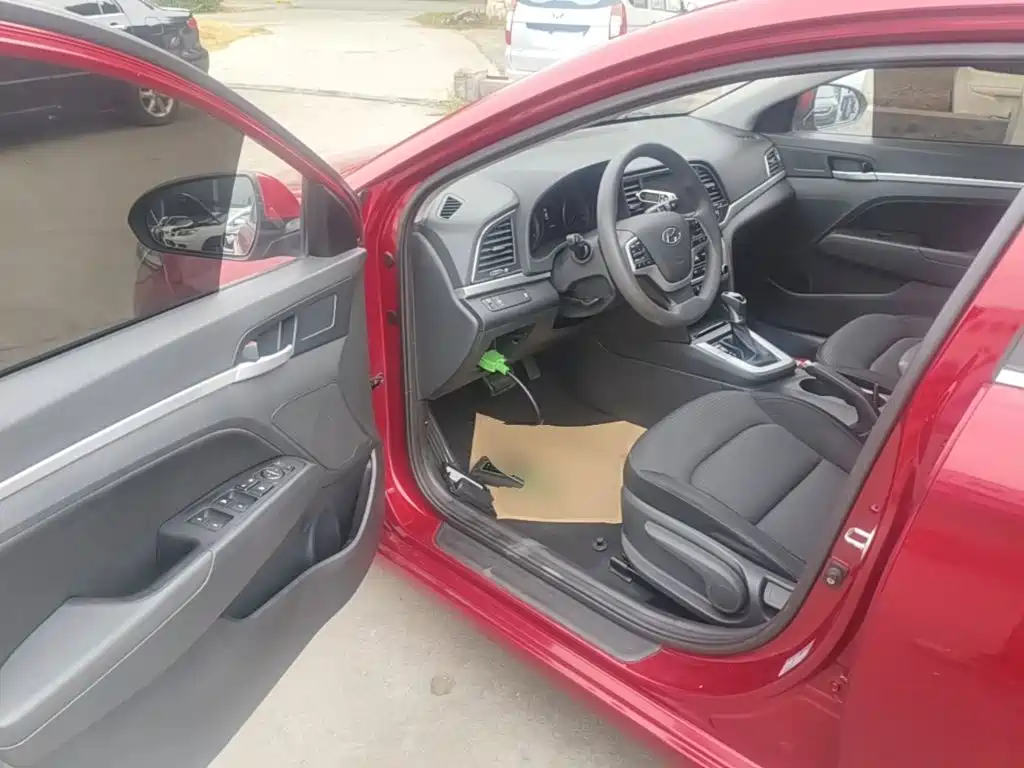 Hyundai Elantra — миниатюра 16
